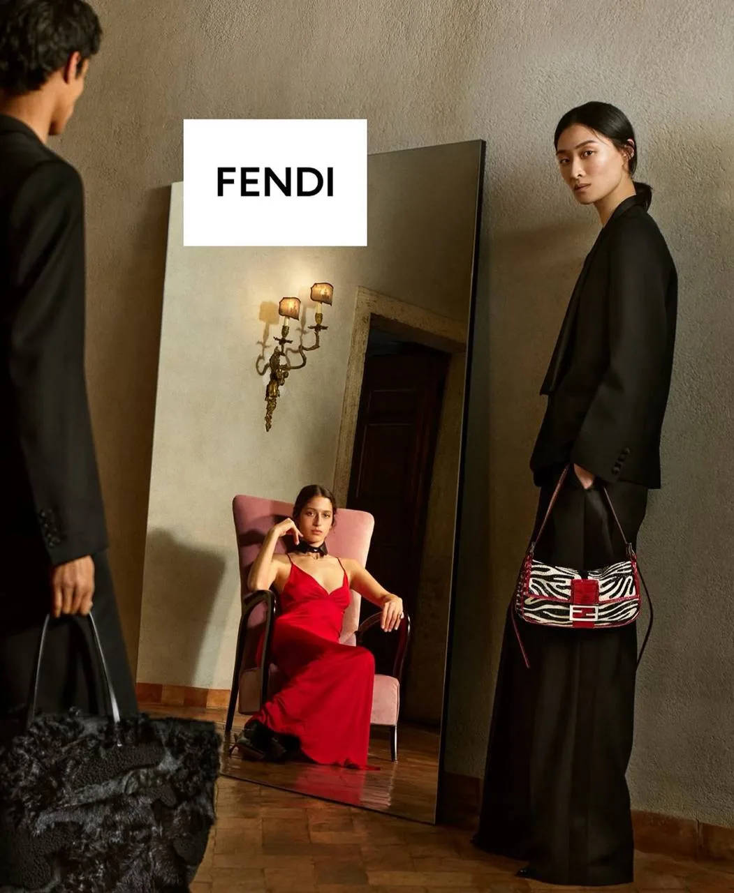 Интересно, что у Fendi сейчас с продажами? Сегодня вышел новый кампейн — первый под рук...
