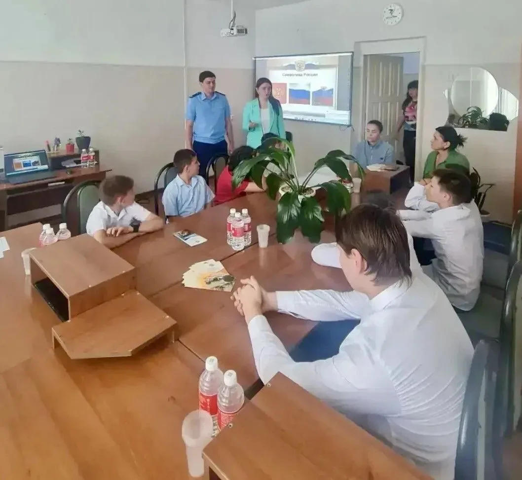 ✅Представитель надзорного ведомства совместно с Уполномоченным по правам ребенка в КЧР ...
