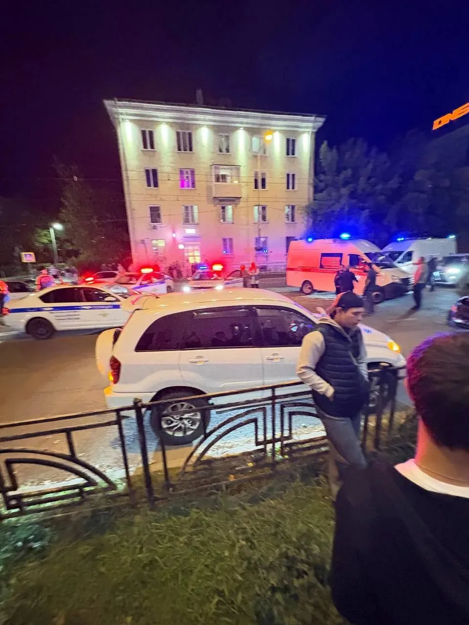 Сбили 3х летнего малыша. Напротив ТЦ "Центр". Официальной информации ещё нет. Очень над...