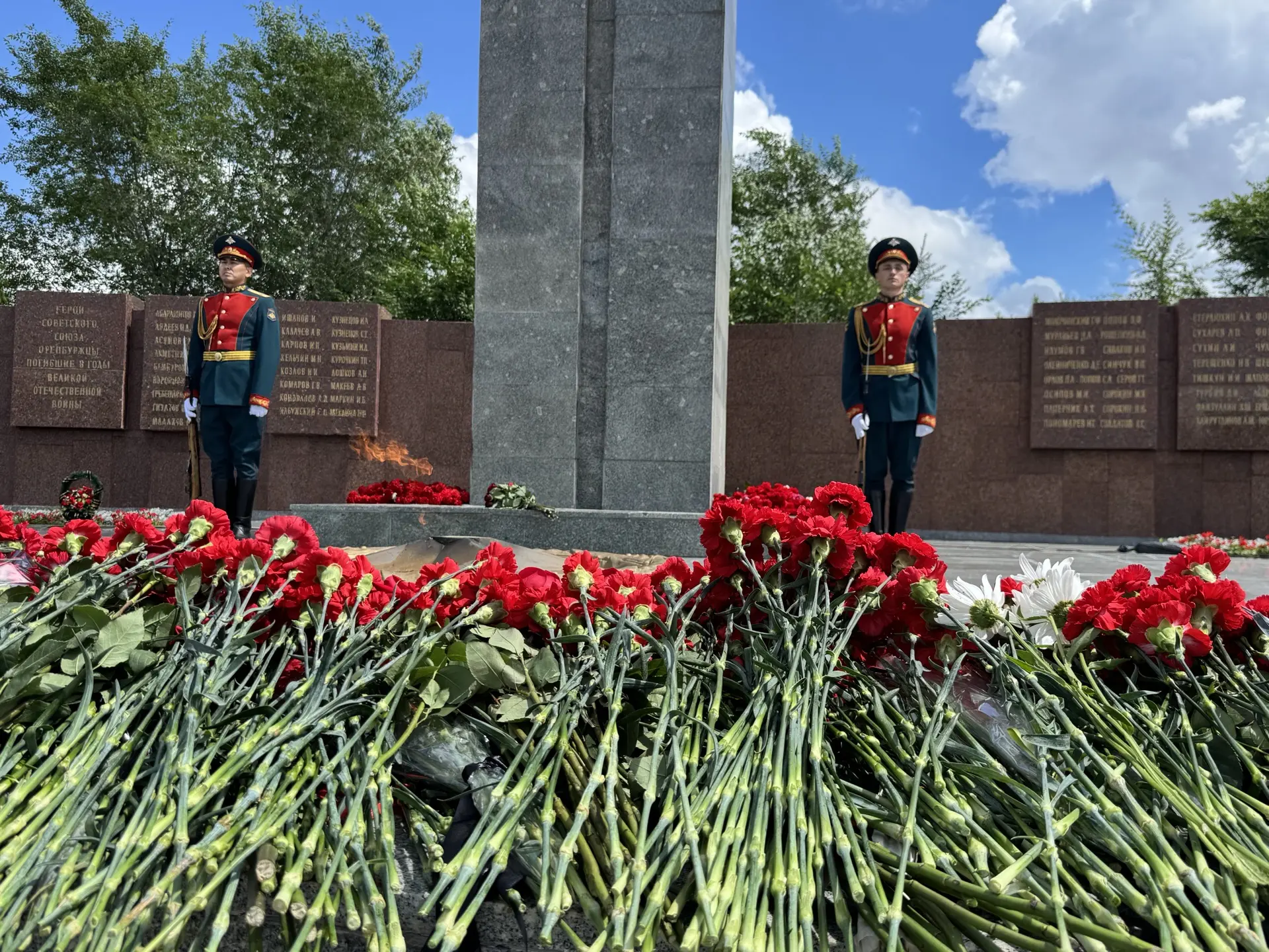 День памяти и скорби 🕯️

85 лет назад началась Великая Отечественная война — трагедия, которая косн