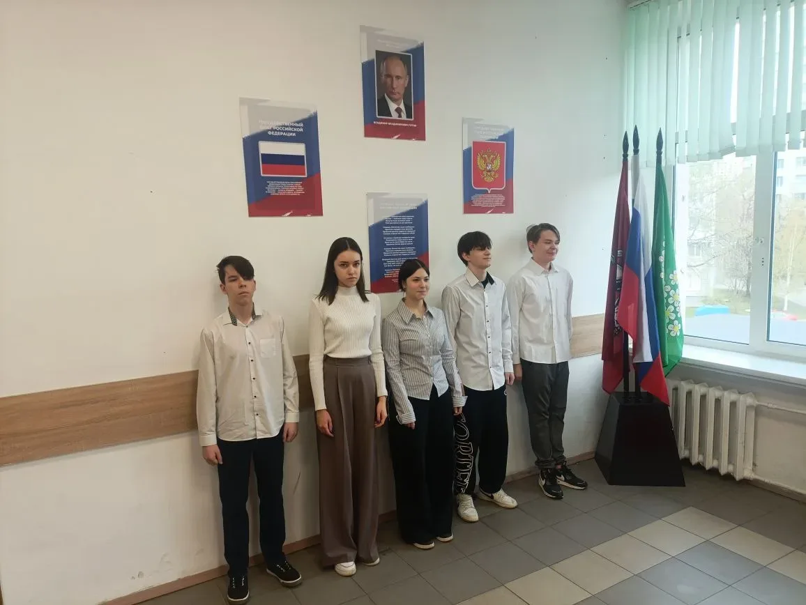 🌍 Маленькая батарейка — большой вклад в будущее!  ♻️ Сегодня утром в каждом корпусе наших ребят ждал
