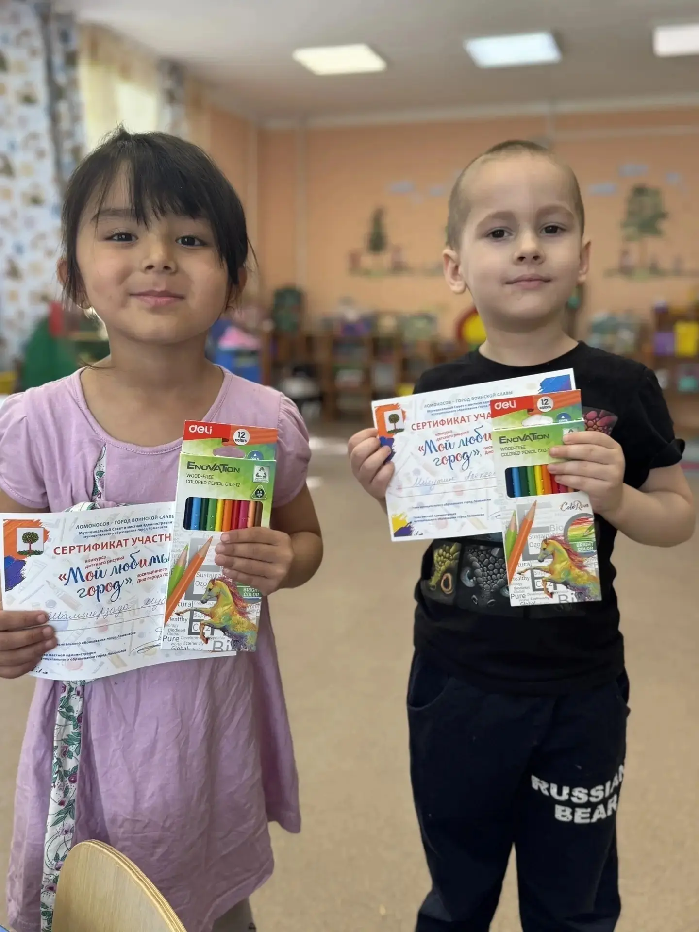 Наши юные художники — участники конкурса! 🎉

Дети нашего детского сада приняли участие в конкурсе д