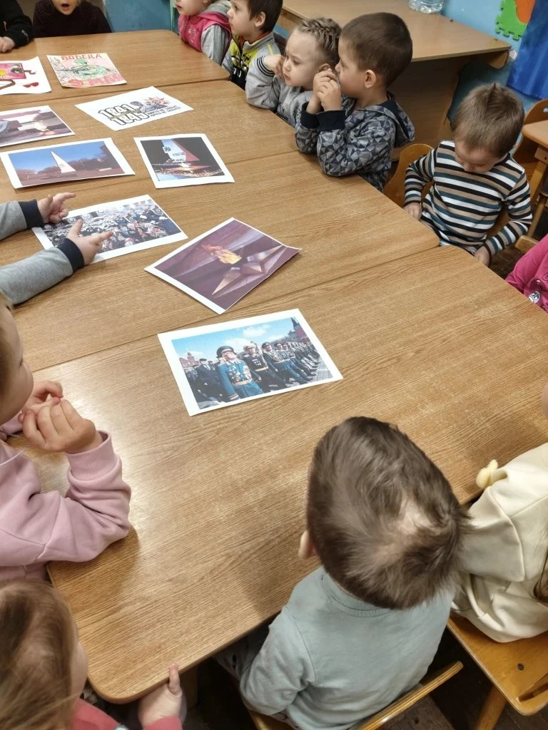 В рамках реализации нравственно-патриотического воспитания, в младшей группе начали подготовку к пра