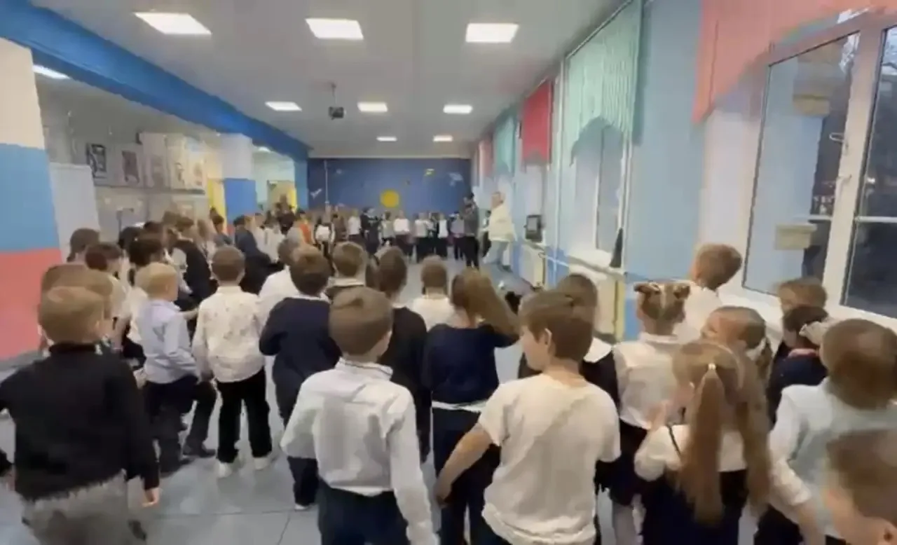 🏋️‍♀️  Движение — наш стиль!  ✨В нашей школе перемены превращаются в яркие танцевальные праздники: р