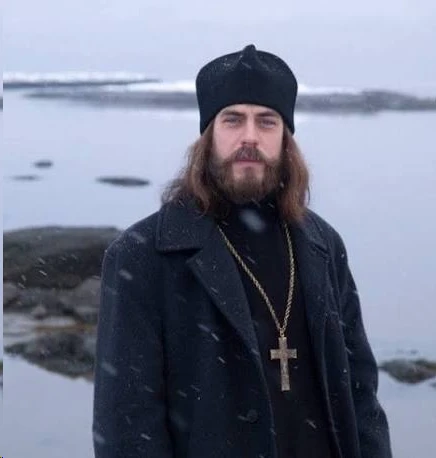 Я еще в детстве получил счастливую прививку веры. Однажды было плохо, и я забрел в храм...