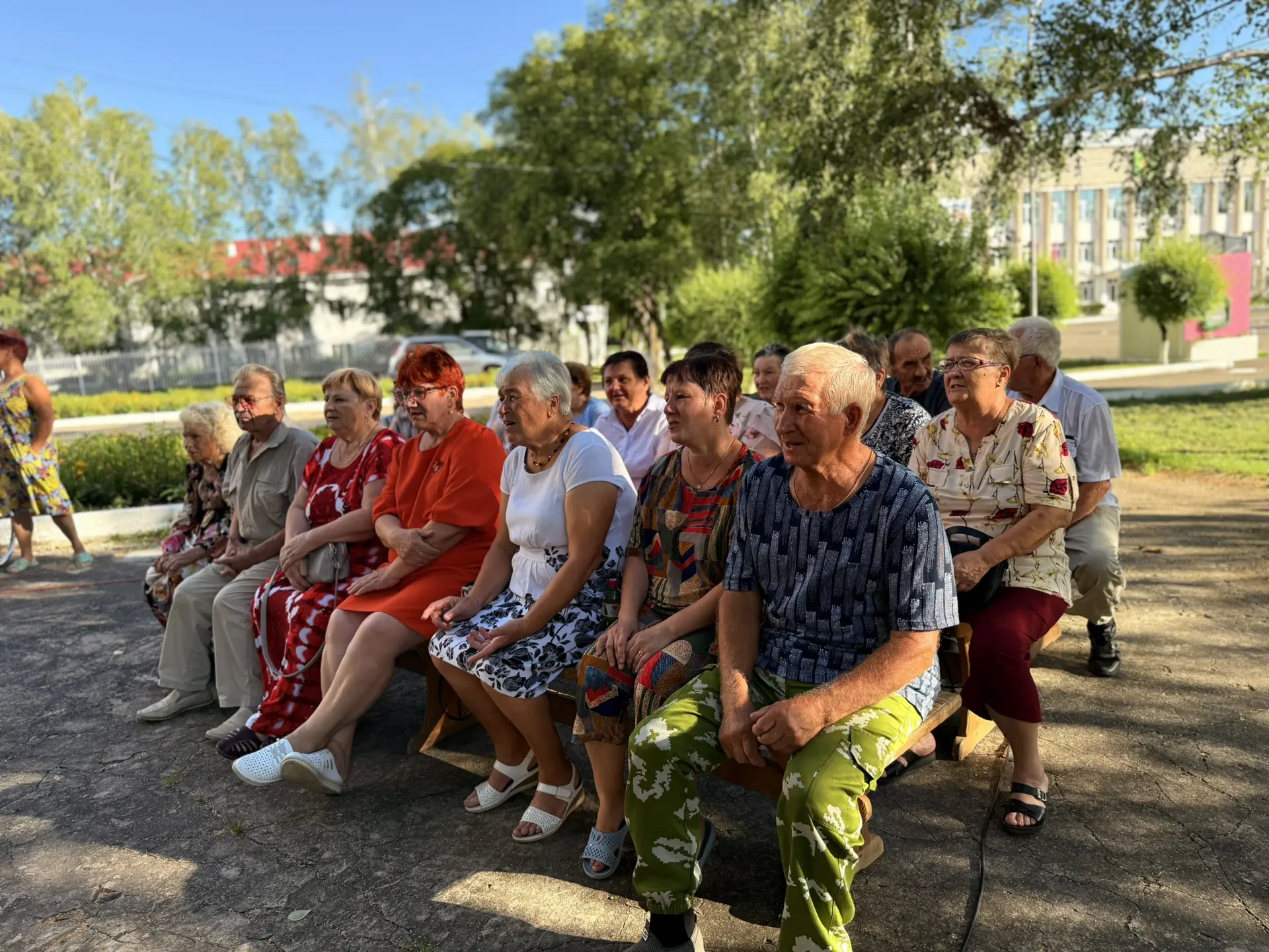 По нашим летним традициям на площадке возле районного Дома культуры прошли Летние вечера 50+💃🏽🍃

