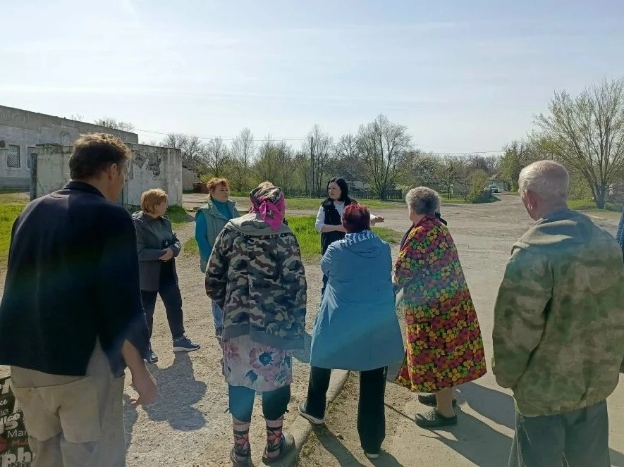 7 встреч за месяц: специалисты "Вода Донбасса" продолжают информировать жителей  👥В апреле сотрудник