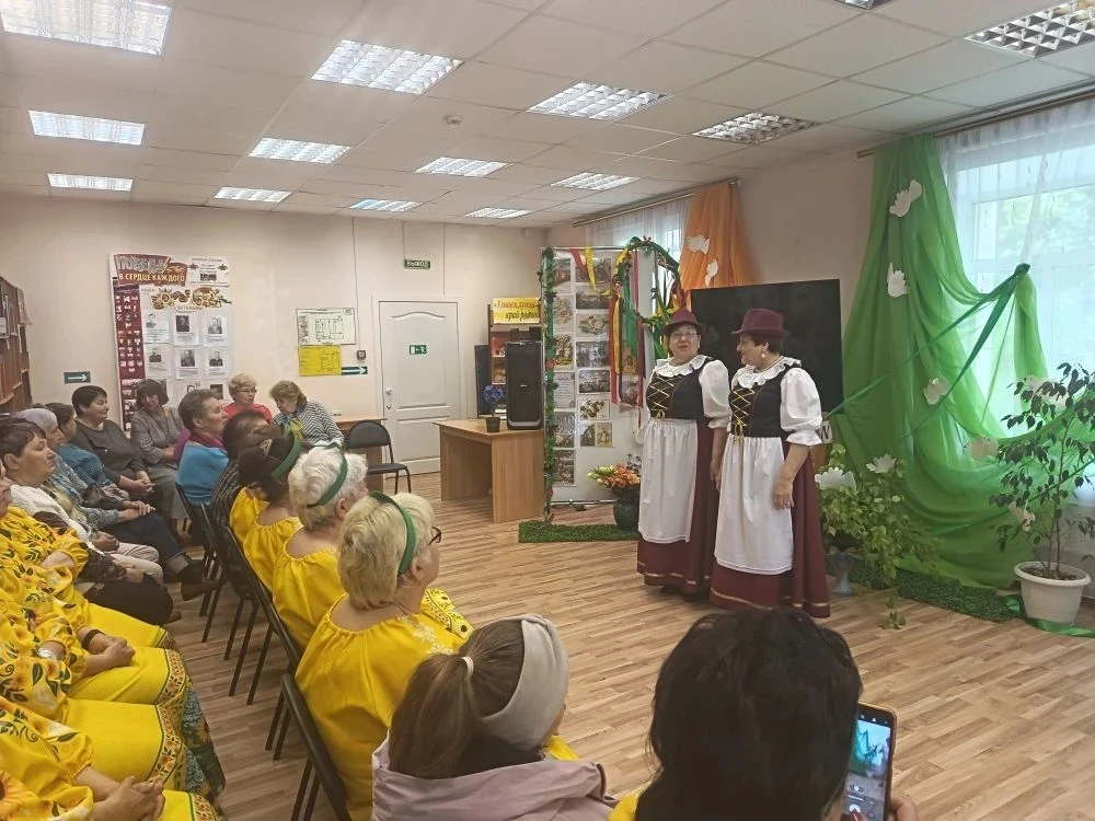 🍃 Pfingsten в Карасуке: берёзовые ветви, песни и память традиции