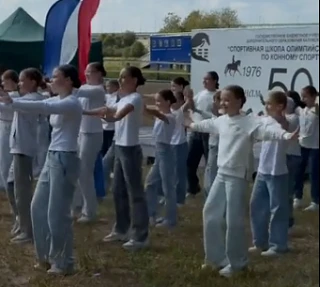 Дружить здорово! Ходить друг к другу в гости классно! Дарить подарки круто!