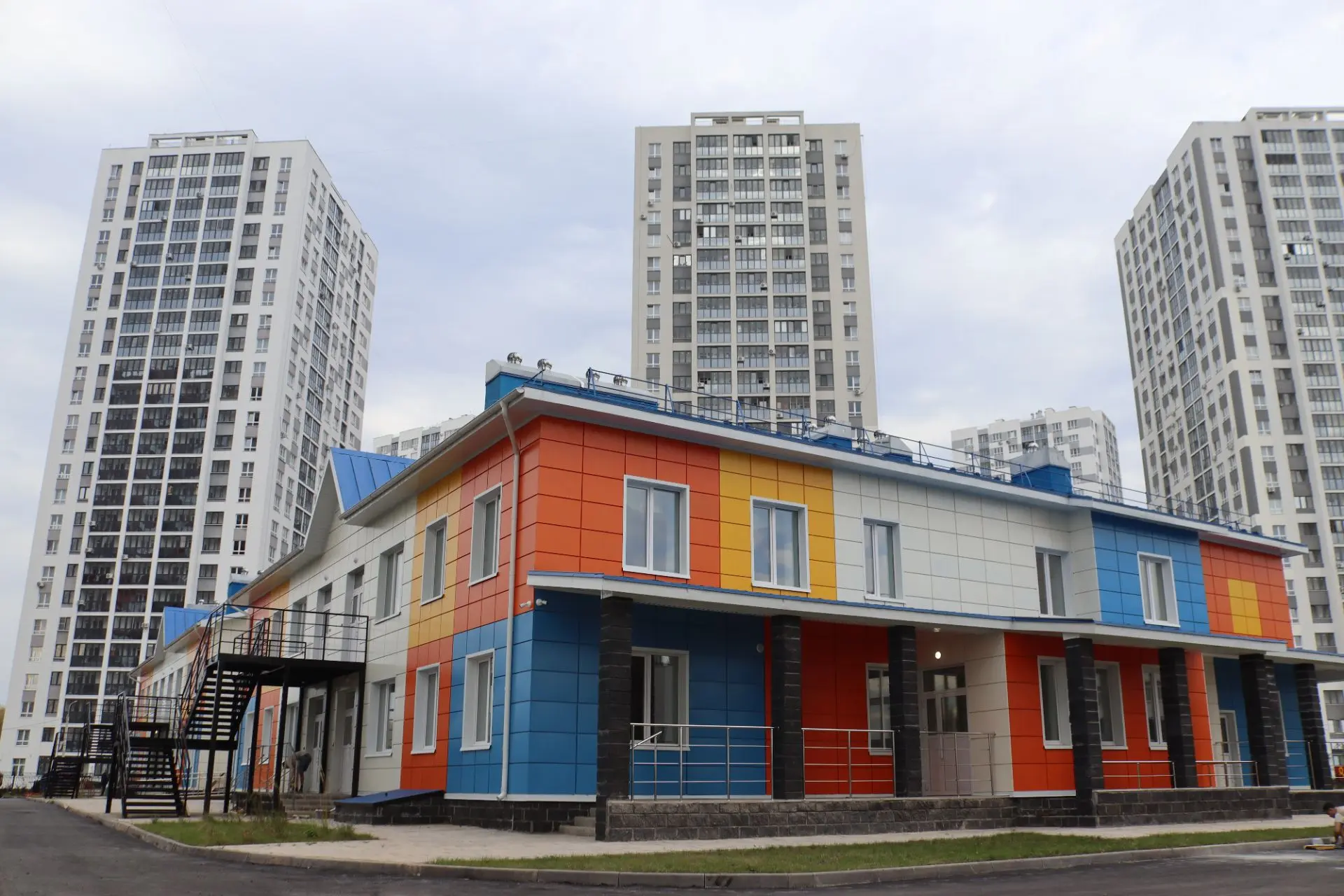 🏗 В Ленинском районе осмотрели строительство детского сада в микрорайоне «Затон-Восточ...