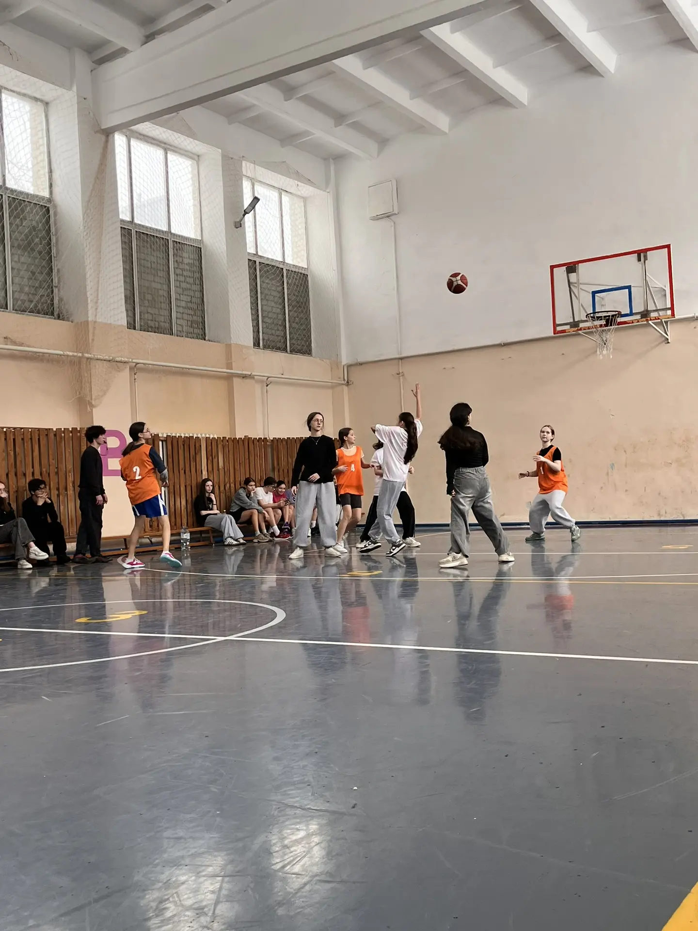 🏀Дорогие друзья!  На этой неделе стартовали школьные соревнования по баскетболу! Обучающимся с 5 по 