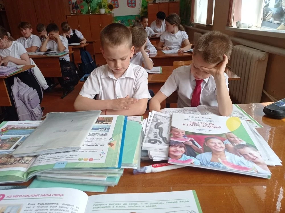 Ученики 2 А класса отправились в увлекательное путешествие в мир здорового питания! На очередном зан