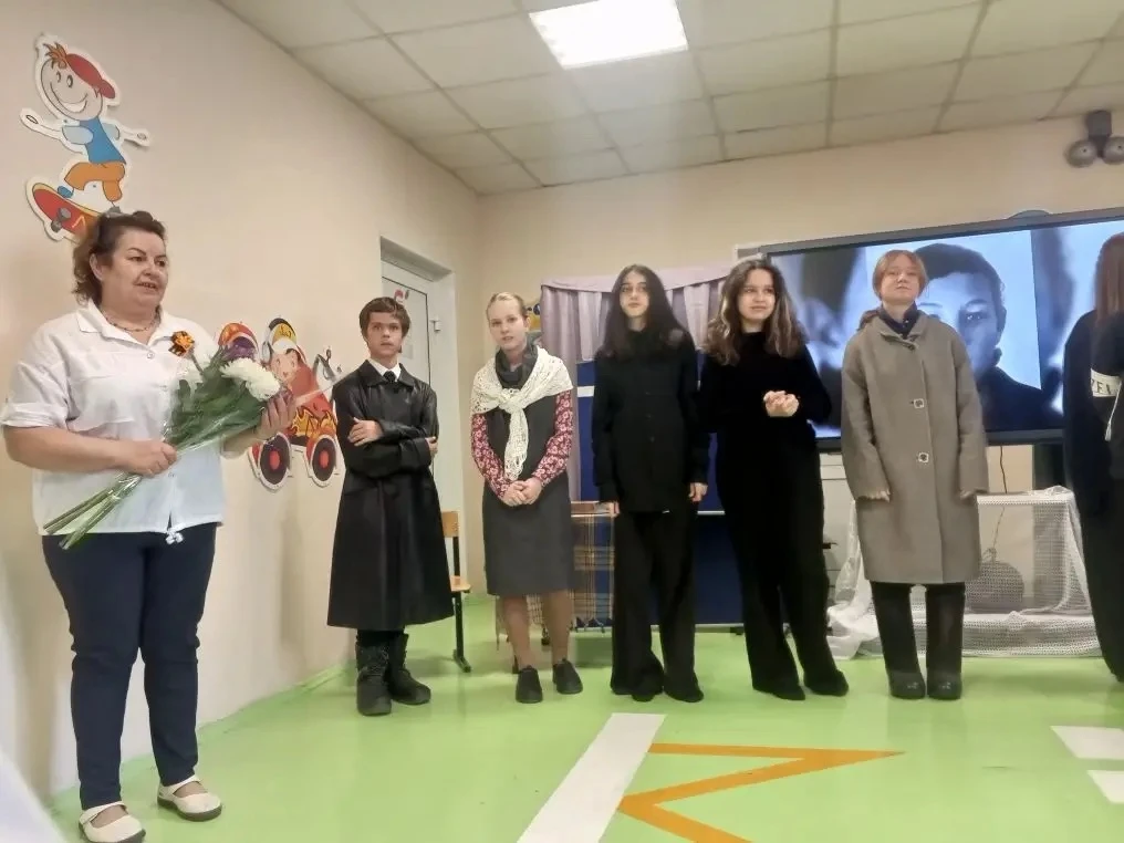 🕯 Спектакль «Зоя». О силе духа и мужестве»  🎭Накануне 9 Мая ребята представили пронзительный спектак