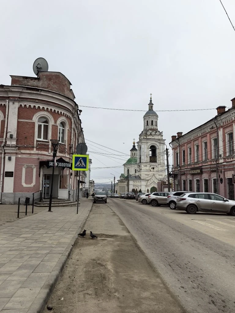 Доехать в Елец смогут пассажиры на электричке.  🚇 У пригородных поездов меняется расписание.  ➡️ 22 