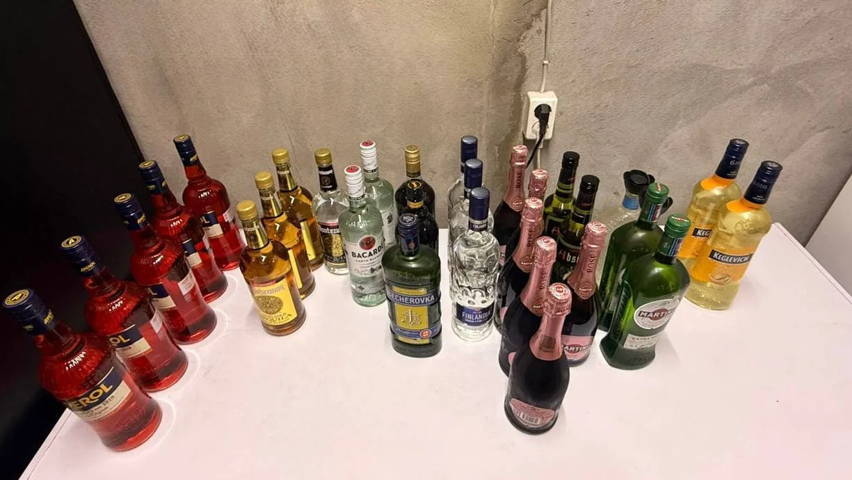 30 бутылок алкоголя без акцизных марок изъяли в ресторане «PANORAMA» в Новом Афоне