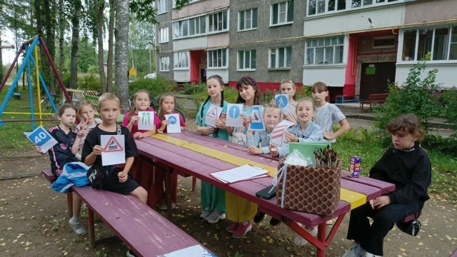 🎉 День безопасности и творчества на досуговой площадке: «Город дорожных знаков» и «Сим...