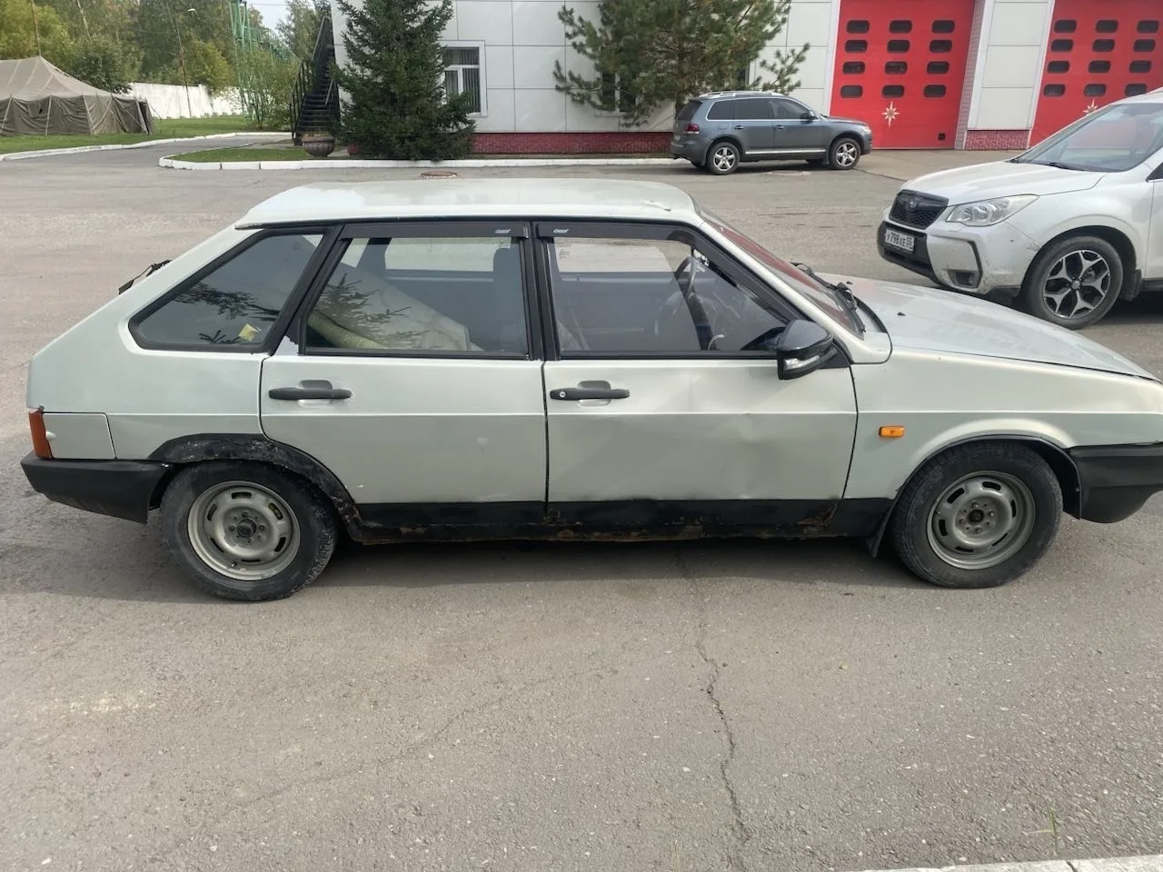 Ездит каждый день