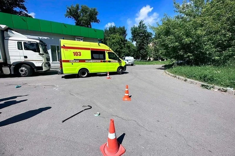 В Череповце грузовик насмерть сбил пешехода