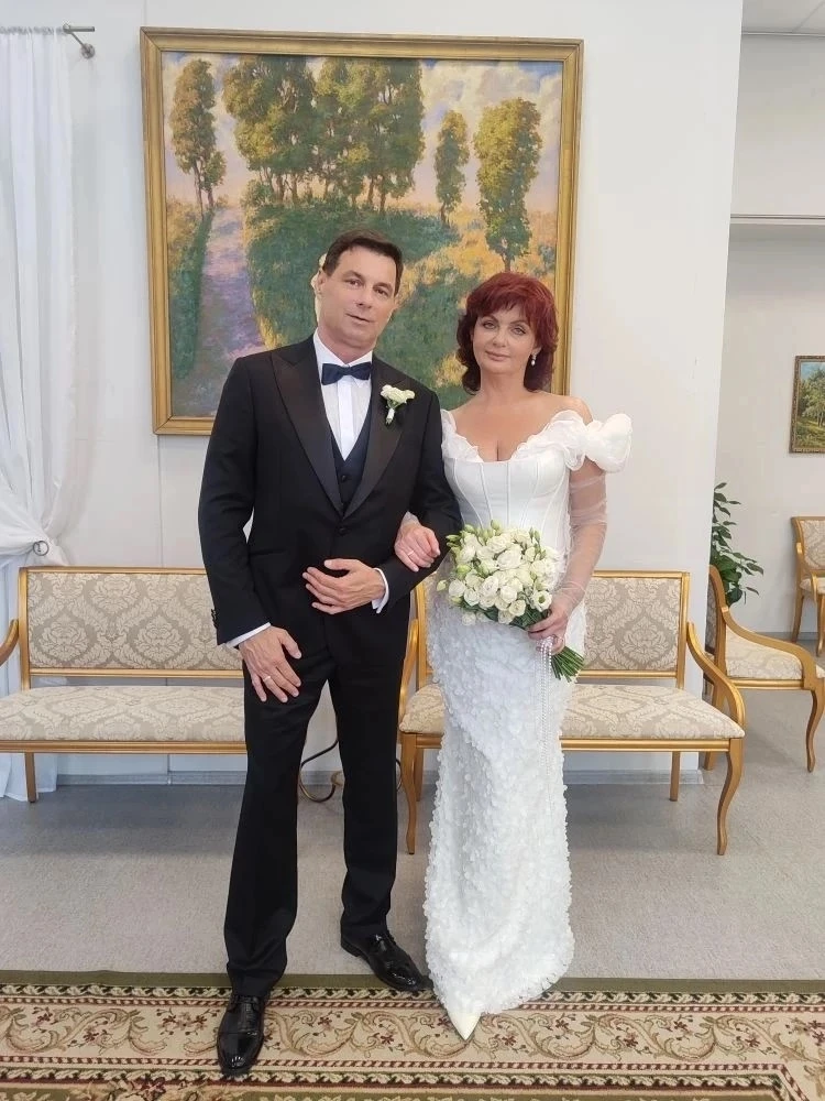 ✨Сказали друг другу то самое заветное «Да»✨

👰🏼🤵🏻Дорогие молодожёны! Желаем вам чувствовать забо