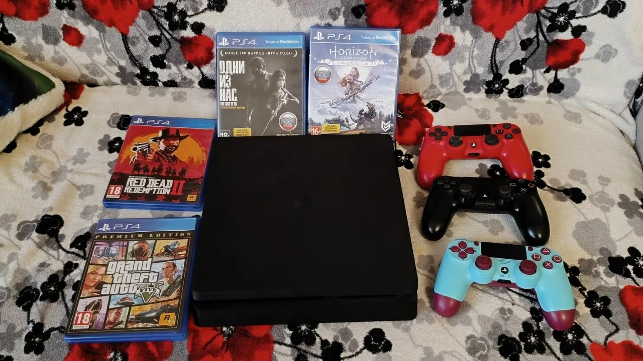 Продам PS4 slim на 1Tb. Состояние отличное!
Три джойстика,, две подписки (укр и Турция), диски отдаю