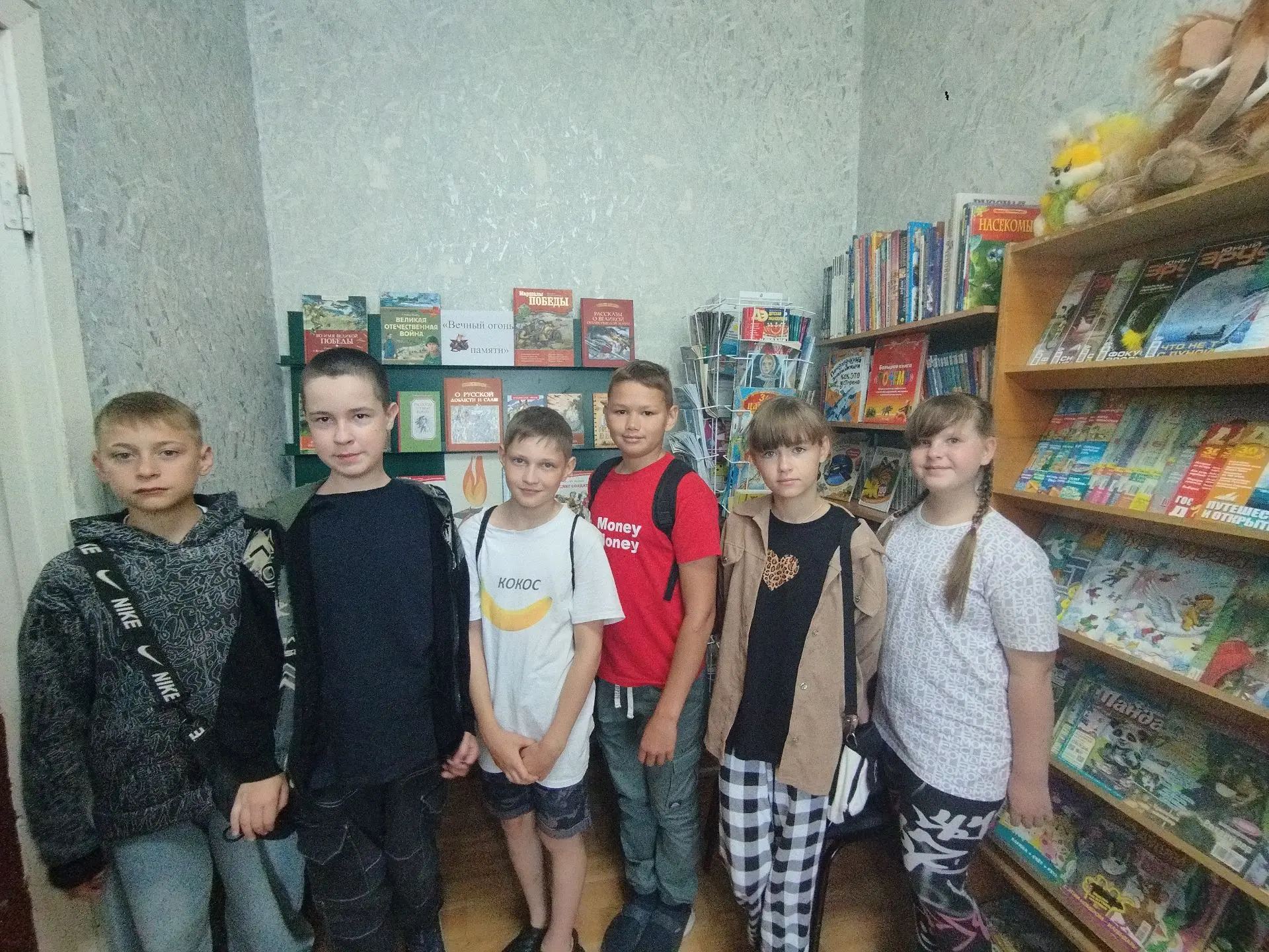 В Хохольской районной детской библиотеке прошло мероприятие посвященное Дню памяти и скорби. В начал