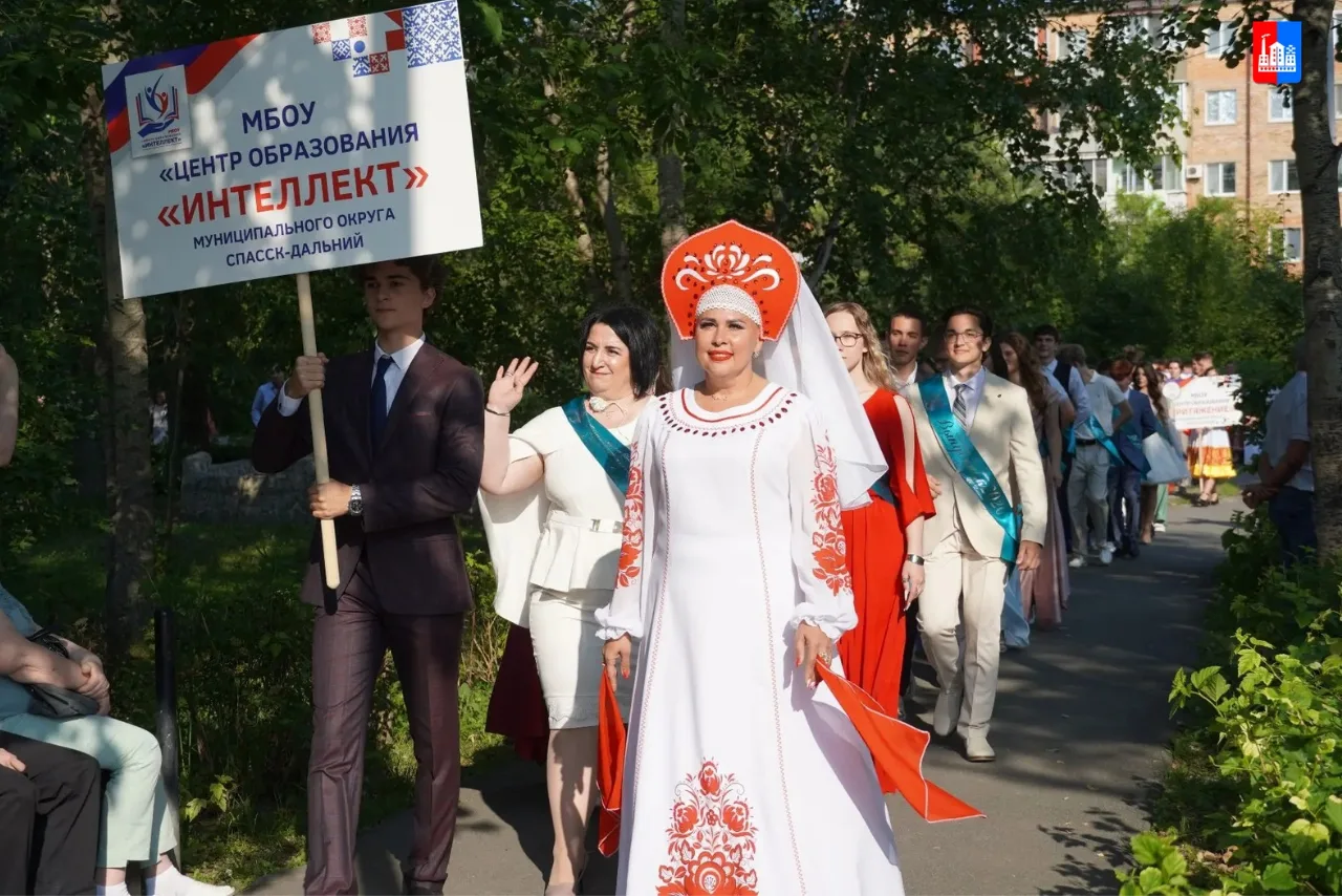 В Городском парке прошел общемуниципальный выпускной.