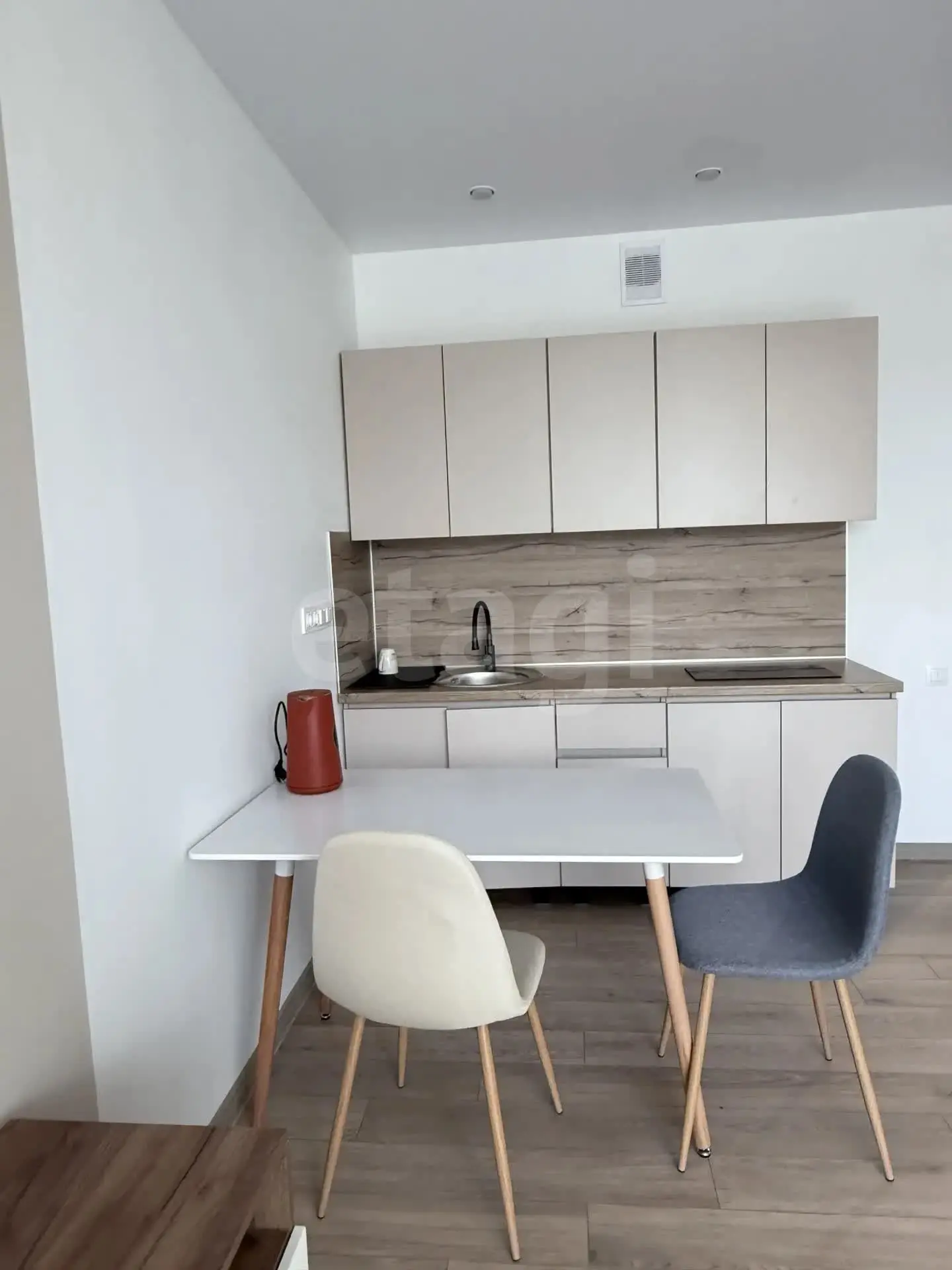 Студия · 30.4 м² · 2/14 эт.

📍 Артём, ул. Берзарина, д. 11
🗺 Район: Артем

💰 Аренда: 46 000 ₽/мес