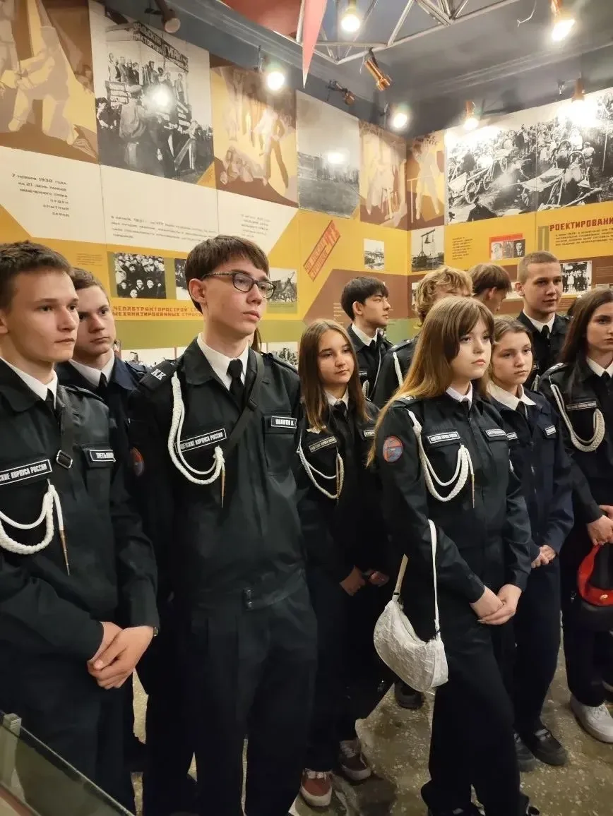 В рамках городской акции "Вахта памяти", посвященной 81-ой годовщине Победы в Великой Отечественной 