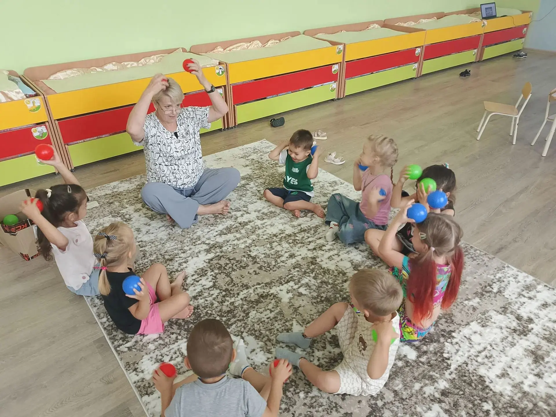 Сегодня в нашей группе полного дня для детей дошкольного возраста прошёл День дружбы. Это не просто 
