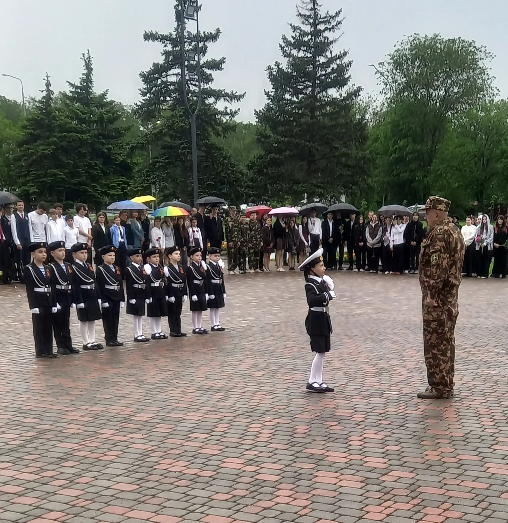 "Растим патриотов"- под таким девизом проходит мероприятие, посвящённое закрытию Вахты ...