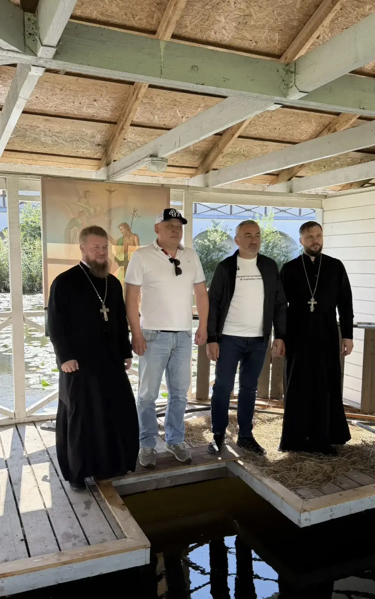 Сегодня в рамках плана мероприятий Года Команды Созидания проведено зарыбление Сырково ...