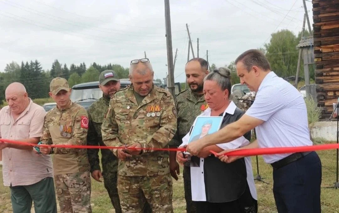 В деревни Казанка состоялось торжественное открытие новой спортивной площадки. Этот про...