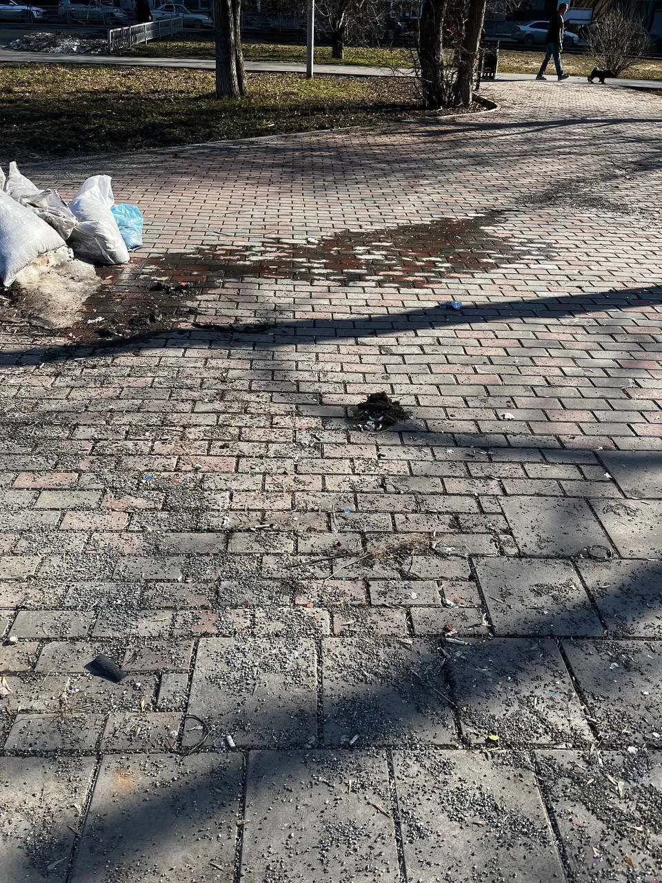 Площадь Обороны посвящена подвигу уральцев в Великой Отечественной войне, защитникам Ро...