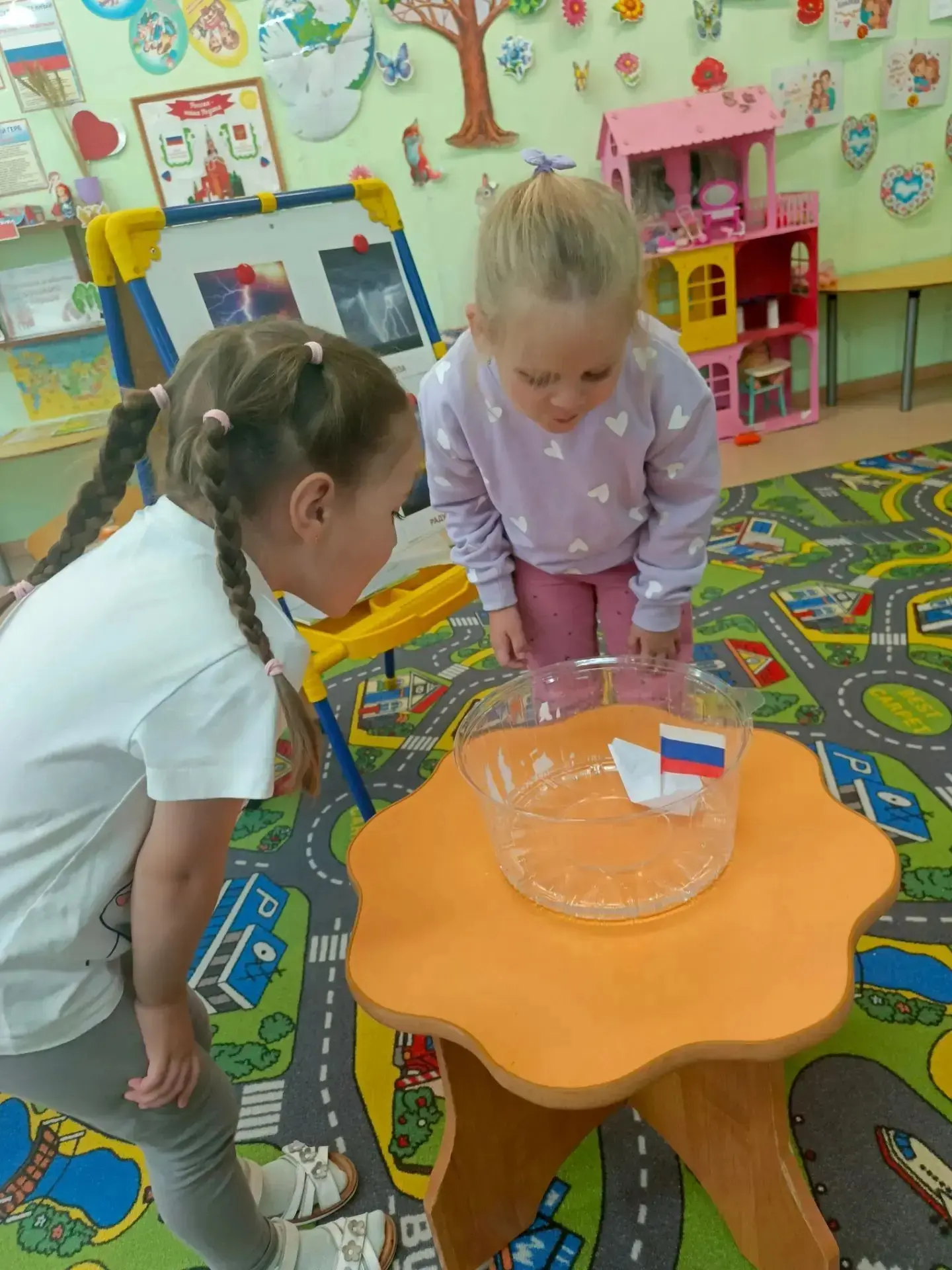 Тематическая неделя "Летние природные явления" 
в средней группе "Божья коровка" 

"Ветер - невидимк