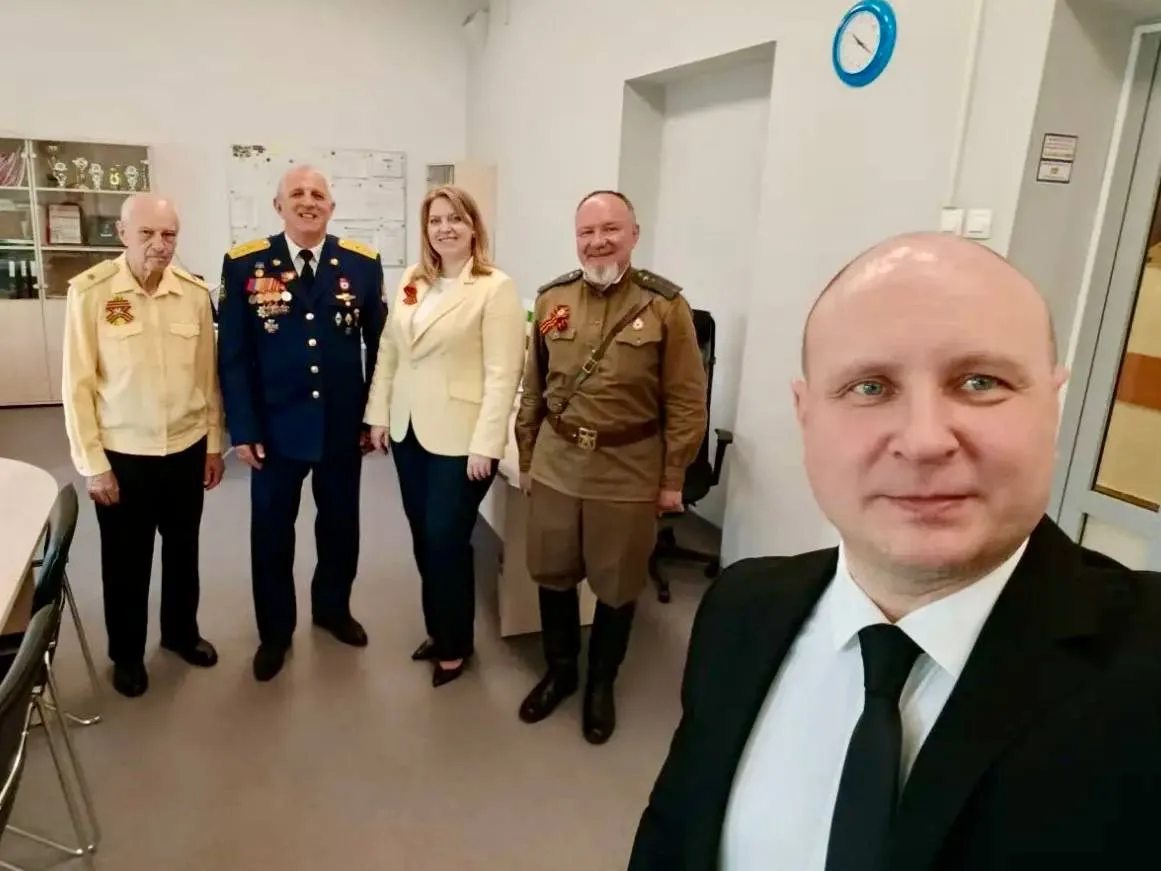 🪖В нашей школе открылся Зал Боевой Славы!  В преддверии священного праздника — Дня Победы, в стенах 