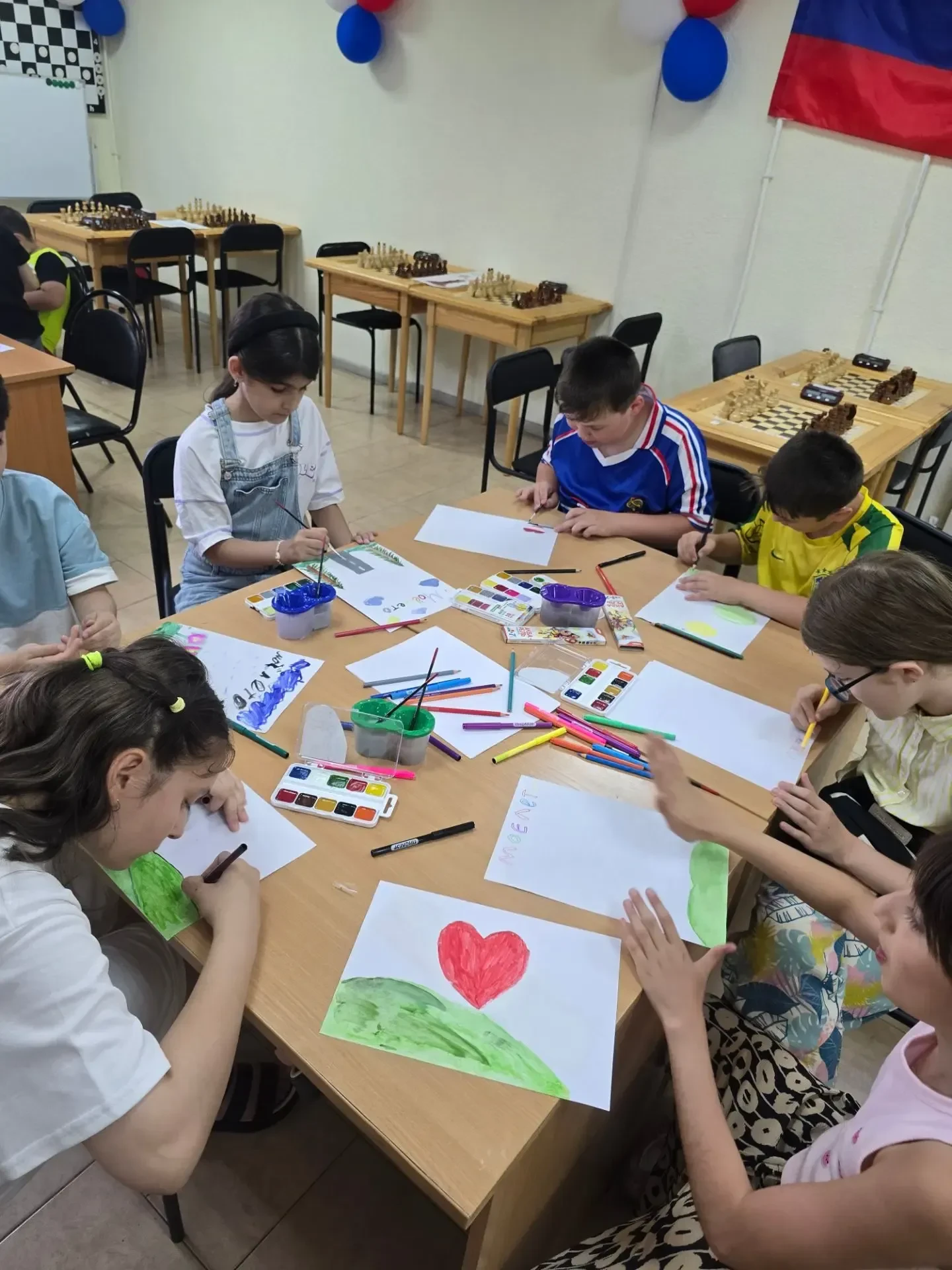 🎨Сегодня у нас в шахматно-шашечном клубе царило настоящее творческое вдохновение!🖌️  Ребята, посещ
