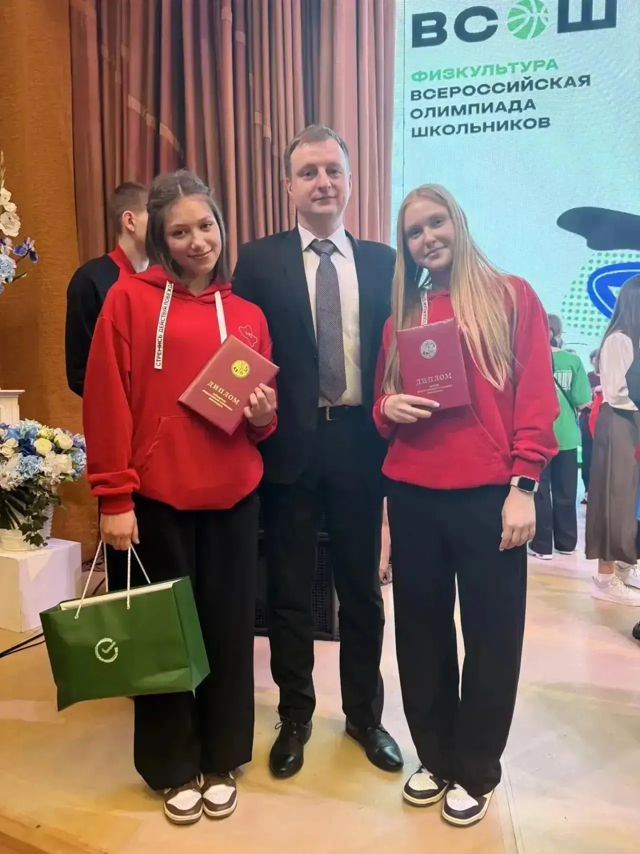 🏆 Победа на всероссийском уровне: ученица нашей школы — Анна Т. — стала победителем заключительного 