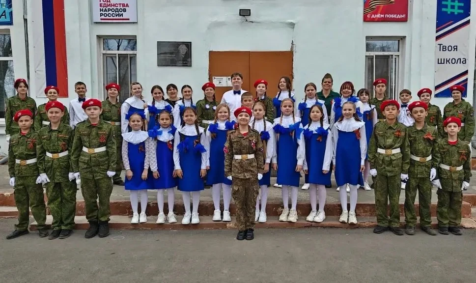 🔥В школе №6 прошла торжественная линейка ко Дню Победы