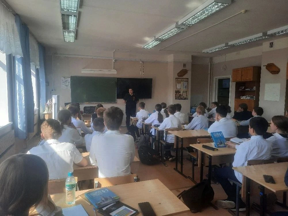 ✅4 мая в МОУСОШ 51 инспектор ОПДН Александрова Виктория Олеговна провела лекции в параллели 6 - ых к