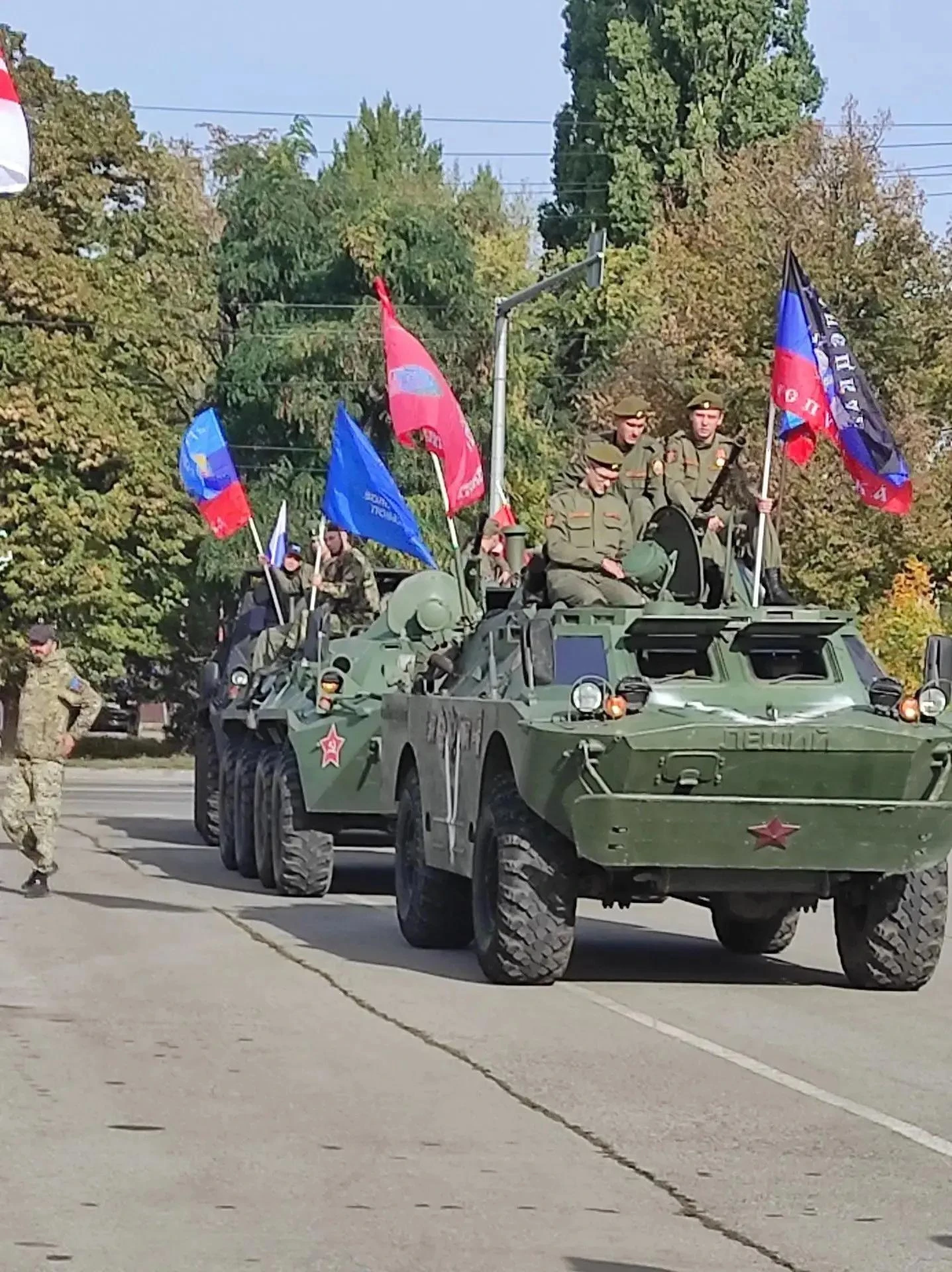 Памятный митинг и праздничный автопробег прошли в Саратове 🚗