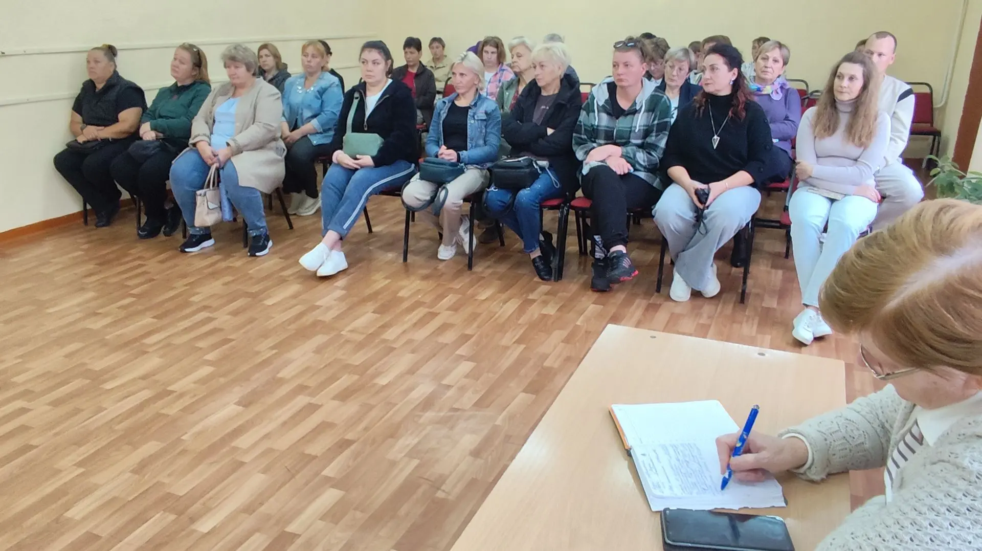26 августа в нашей школе прошло общешкольное родительское собрание, объединившее админи...