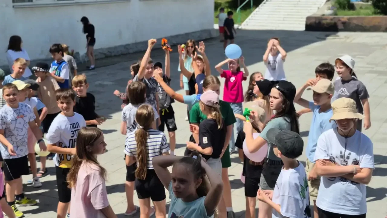 Воздушное приключение в нашем лагере!
Утро началось с бодрой зарядки 💃

Сегодня в пришкольном лагер