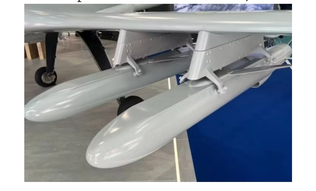 Хохлопид@ры показали на авиасалоне Фанборо свою летающую хрень Ан-196 «Люты». (Ну и название) И все 