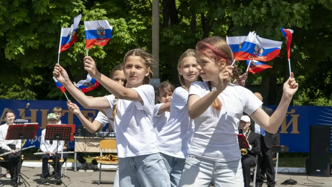 🇷🇺Празднование Дня России состоялось в нашем уютном поселке Донское! 🇷🇺

12 июня жителей и госте