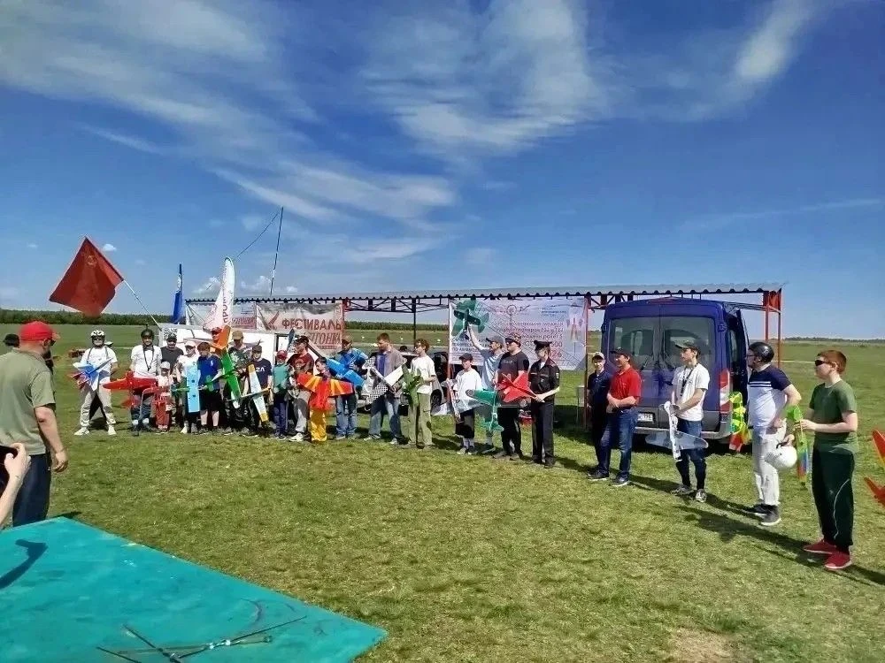 🛑Юные авиамоделисты клуба «От винта» МАОУ СОШ №48 завоевали призовые места на областной олимпиаде. 🛶