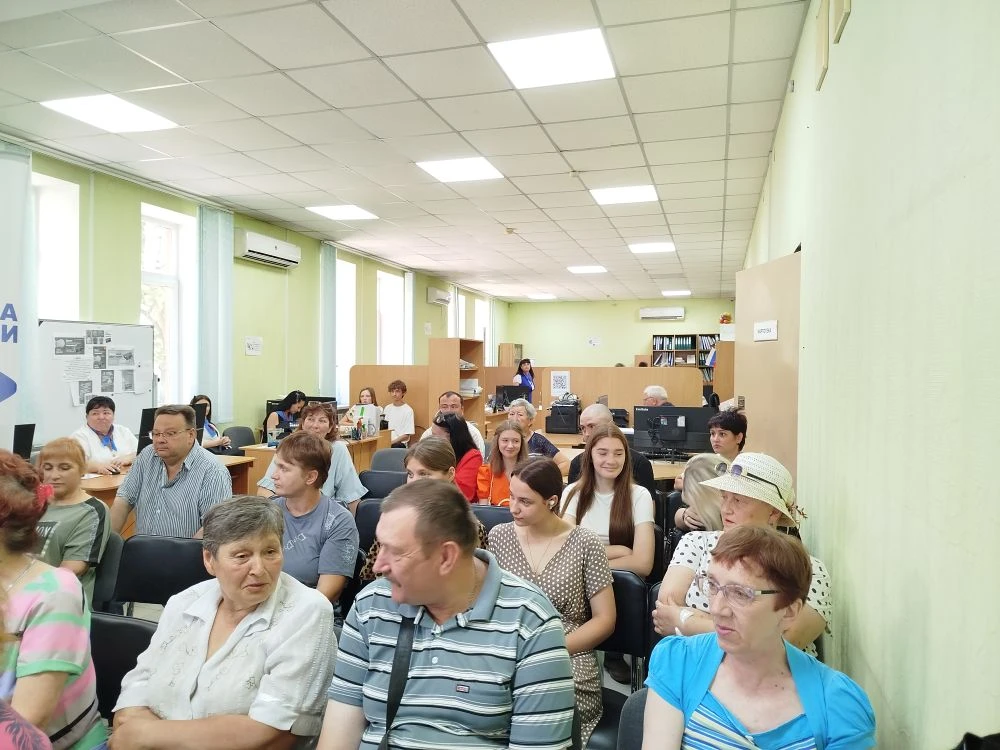 Развитие сотрудничества: ГБУ ОО ЗО «СОШ №4» г. Мелитополь участвует в ярмарке трудоустройства 

🏢13