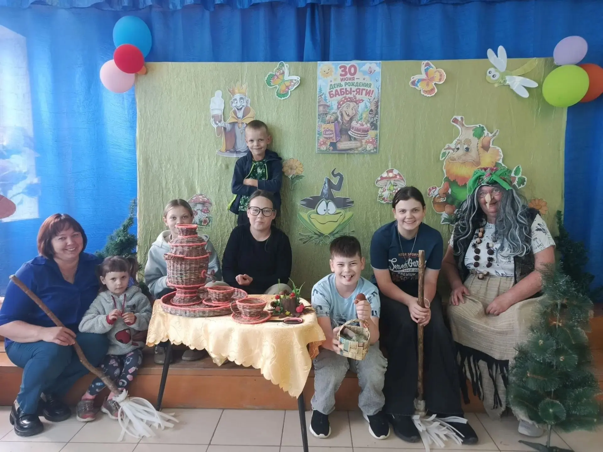🎉 С Днём рождения, Баба Яга!
30 июня свой праздник отмечает самый известный и узнаваемый персонаж с