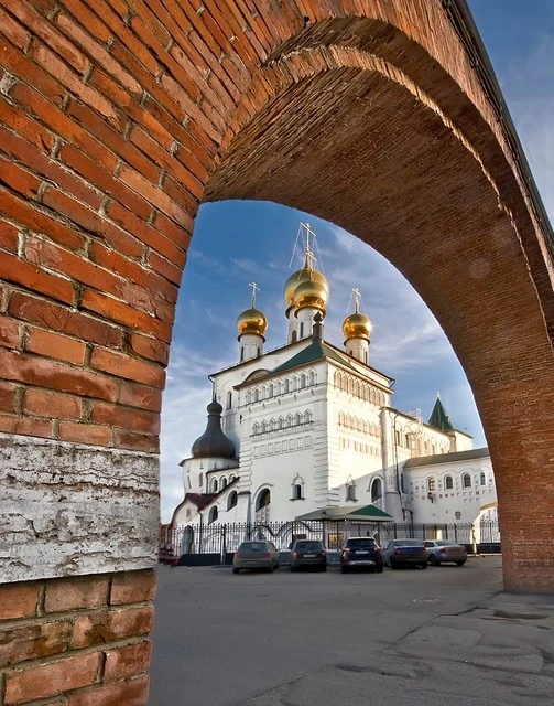 💒При создании Феодоровского собора архитекторы сознательно отказались от классицизма, который был в