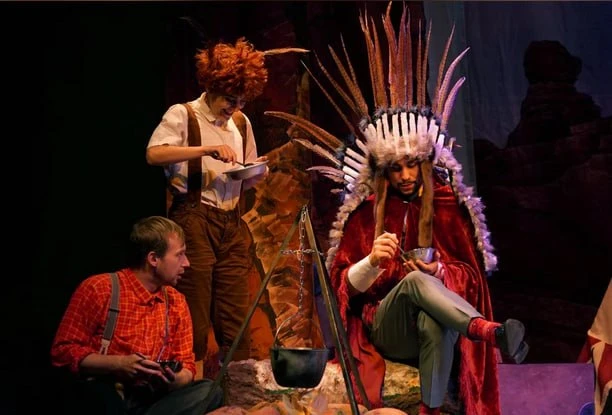 13 июня, 12:00

6+

Вождь краснокожих

Двое горе-грабителей, Сэм и Билли, остро нуждаясь в деньгах, 