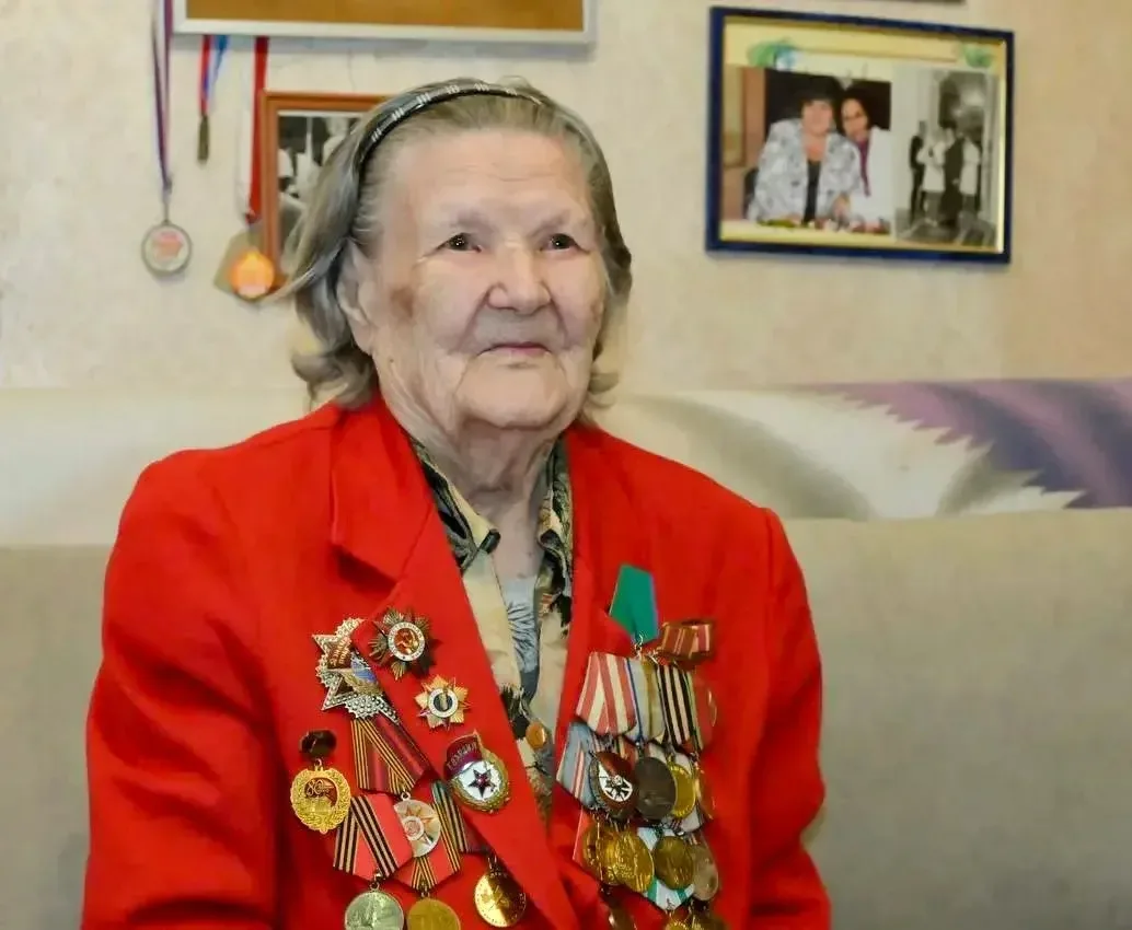 🇷🇺 Сегодня свой 100-летний юбилей отмечает ветеран Великой Отечественной войны, Почёт...
